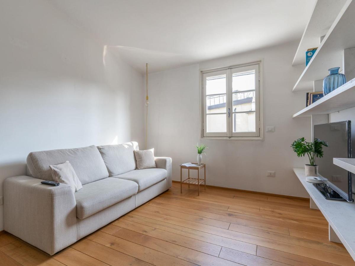 The Best Rent - Lovely One-Bedroom Apartment In Moscova Milão Exterior foto